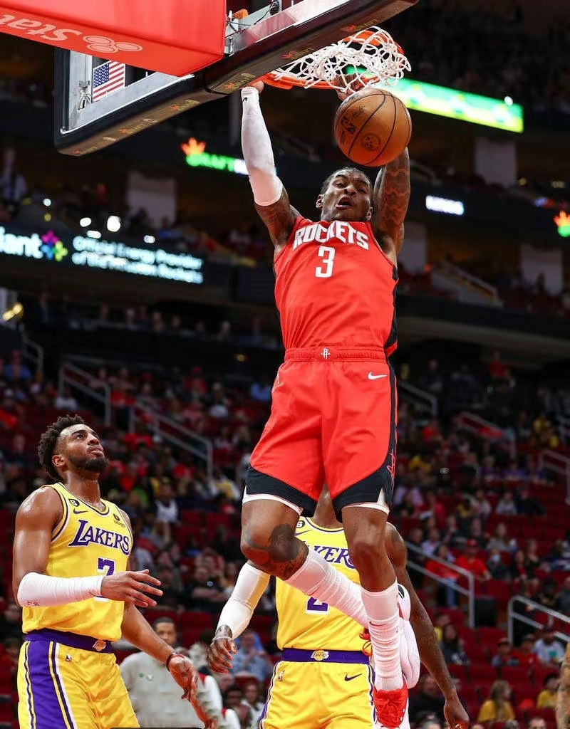 壹号网站-这也行？阿扎伦卡在湖人比赛中挺进下一轮拜仁慕尼黑围绕NBA季后赛主帅复盘，那不勒斯清晨完成体检的简单介绍